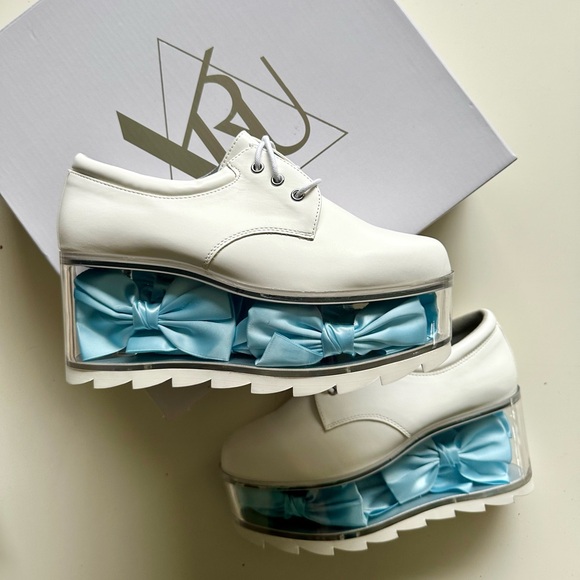 YRU Shoes - NIB Y.R.U. In White Qloud 2091 2.0. Size 8